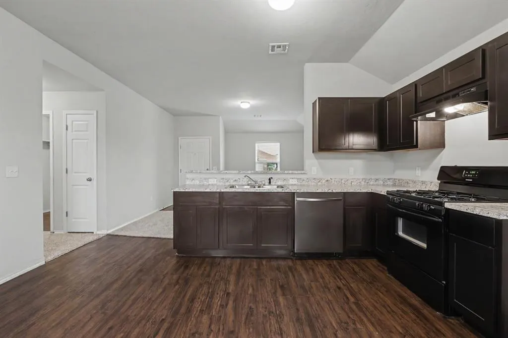 Photo 5 — 9638 High Noon Road, Yukon, OK 73099