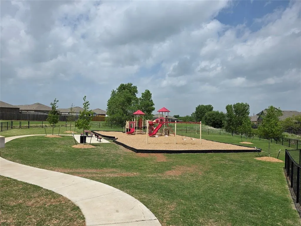Photo 20 — 9638 High Noon Road, Yukon, OK 73099