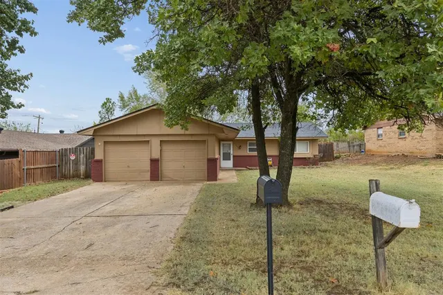 Photo 2 — 533 Beebe Street, Jones, OK 73049