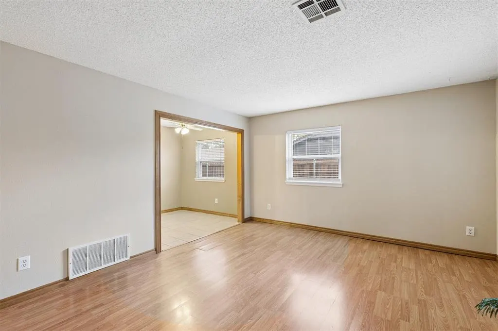 Photo 9 — 533 Beebe Street, Jones, OK 73049