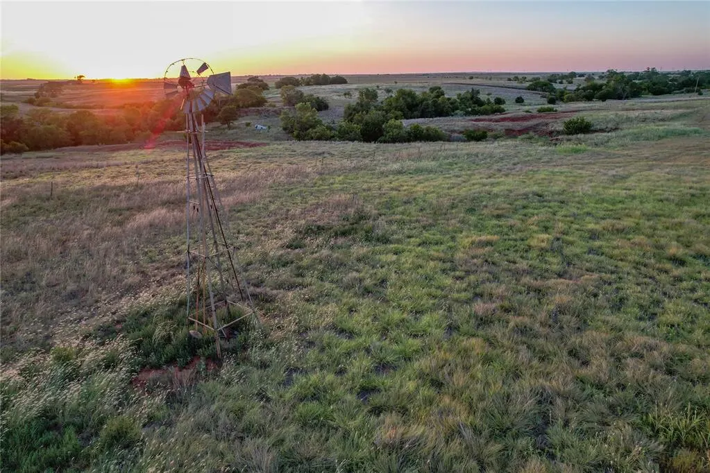 Photo 4 — 160 Acres - E 1150 & N 1860 Roads, Sayre, OK 73662