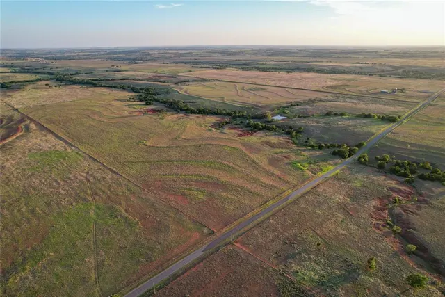 Photo 7 — 160 Acres - E 1150 & N 1860 Roads, Sayre, OK 73662