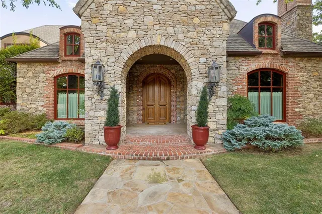 Photo 2 — 15224 Stoney Spring Road, Edmond, OK 73013