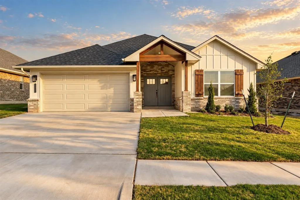 Front exterior — 11917 NW 120th Street, Yukon, OK 73099