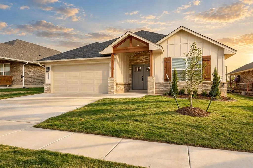 Photo 2 — 11917 NW 120th Street, Yukon, OK 73099
