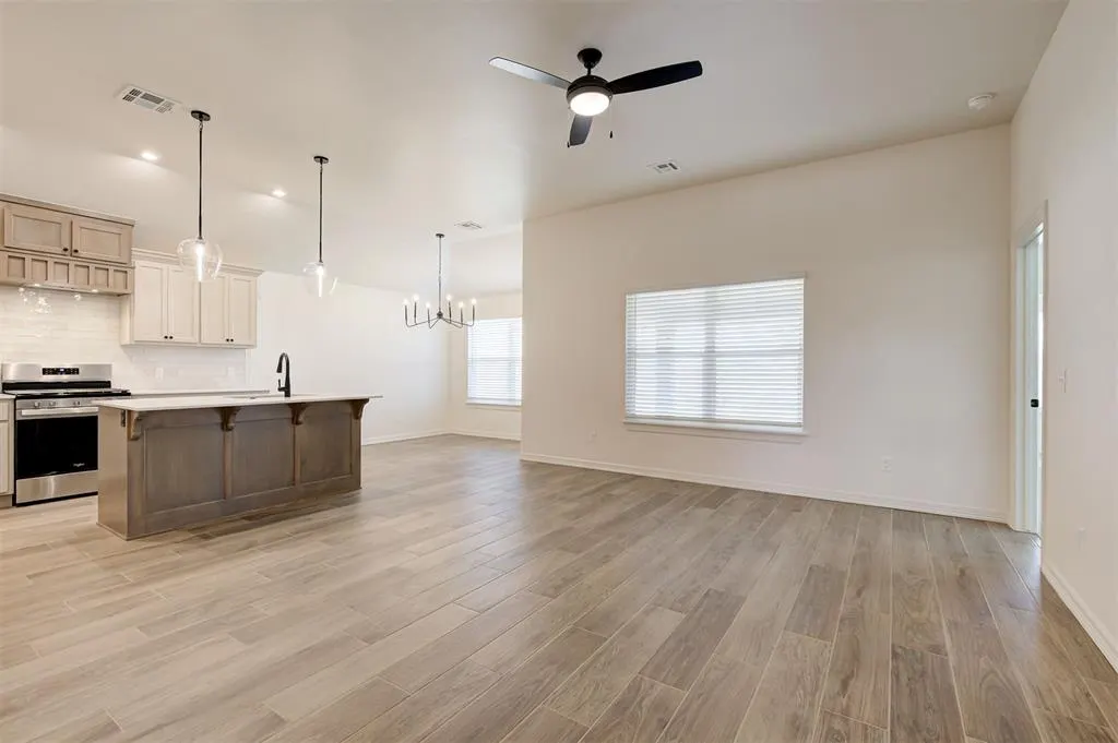 Photo 5 — 11917 NW 120th Street, Yukon, OK 73099