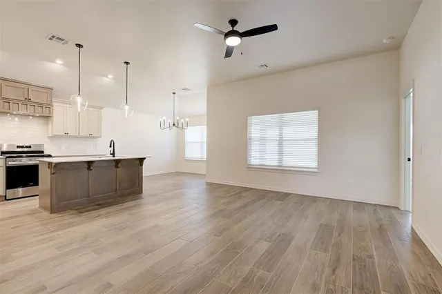 Photo 5 — 11917 NW 120th Street, Yukon, OK 73099