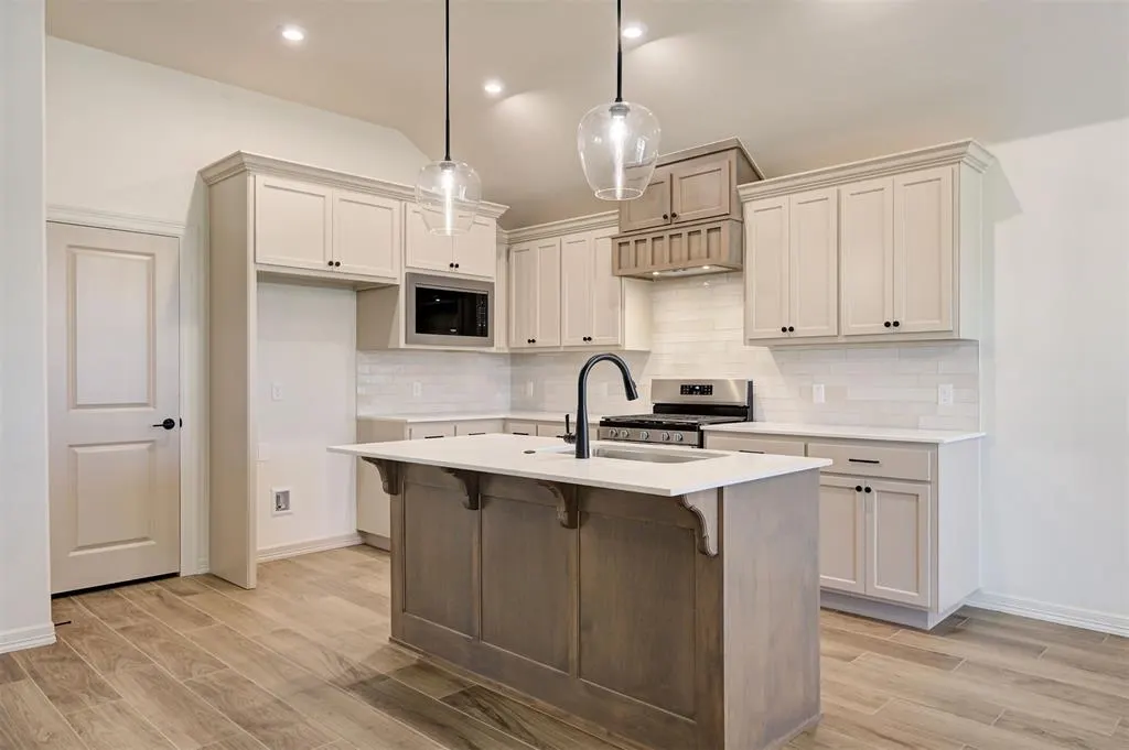 Photo 7 — 11917 NW 120th Street, Yukon, OK 73099