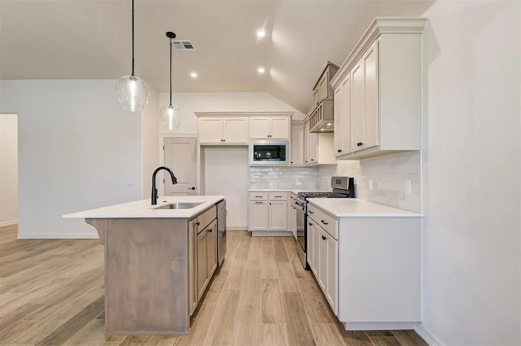 Photo 8 — 11917 NW 120th Street, Yukon, OK 73099