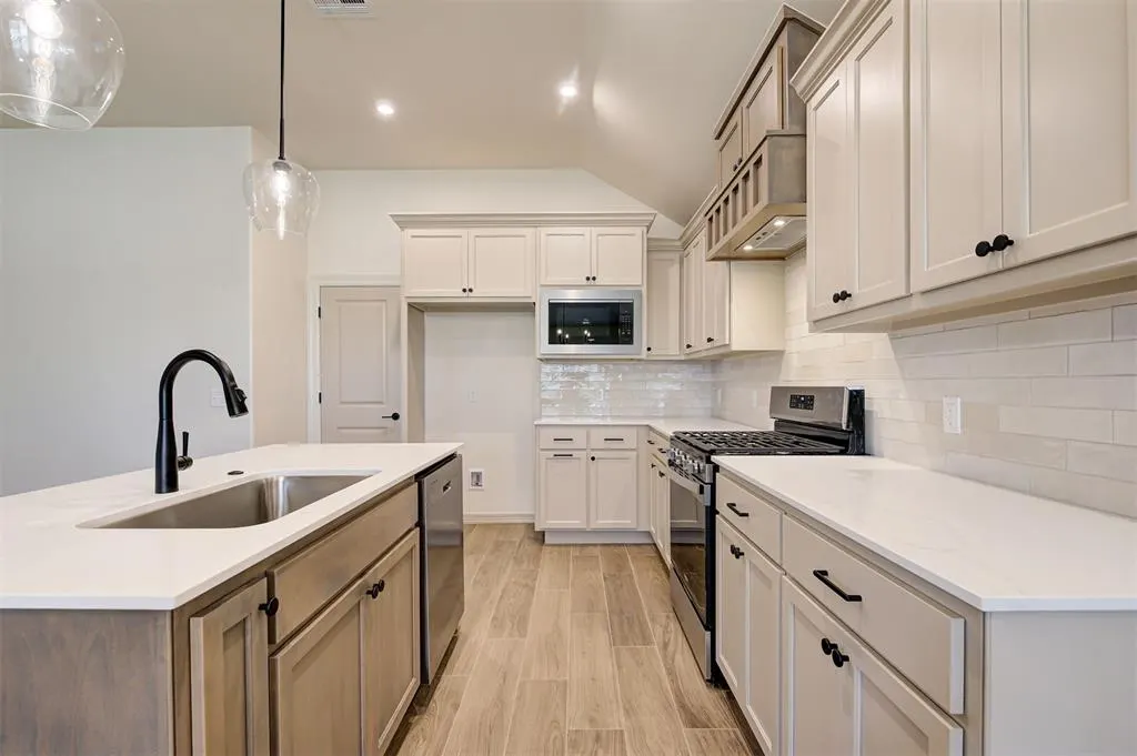 Photo 9 — 11917 NW 120th Street, Yukon, OK 73099