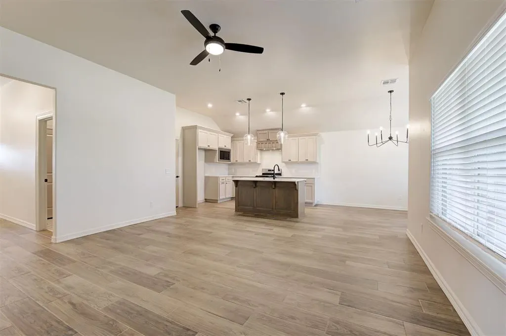 Photo 11 — 11917 NW 120th Street, Yukon, OK 73099