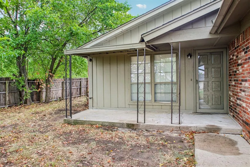 Photo 2 — 744 NW 111th Street, Oklahoma City, OK 73114
