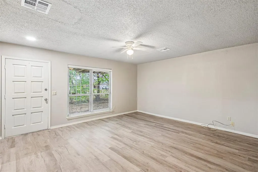 Photo 7 — 744 NW 111th Street, Oklahoma City, OK 73114