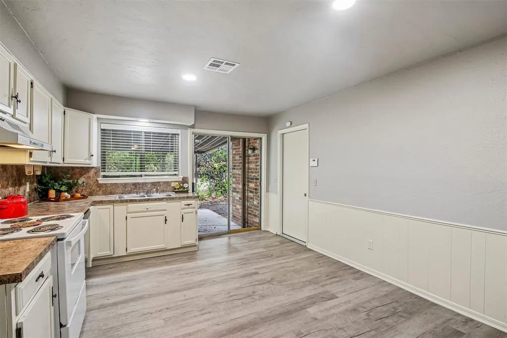 Photo 9 — 744 NW 111th Street, Oklahoma City, OK 73114