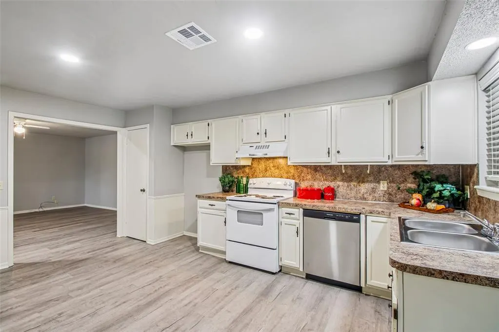 Photo 10 — 744 NW 111th Street, Oklahoma City, OK 73114