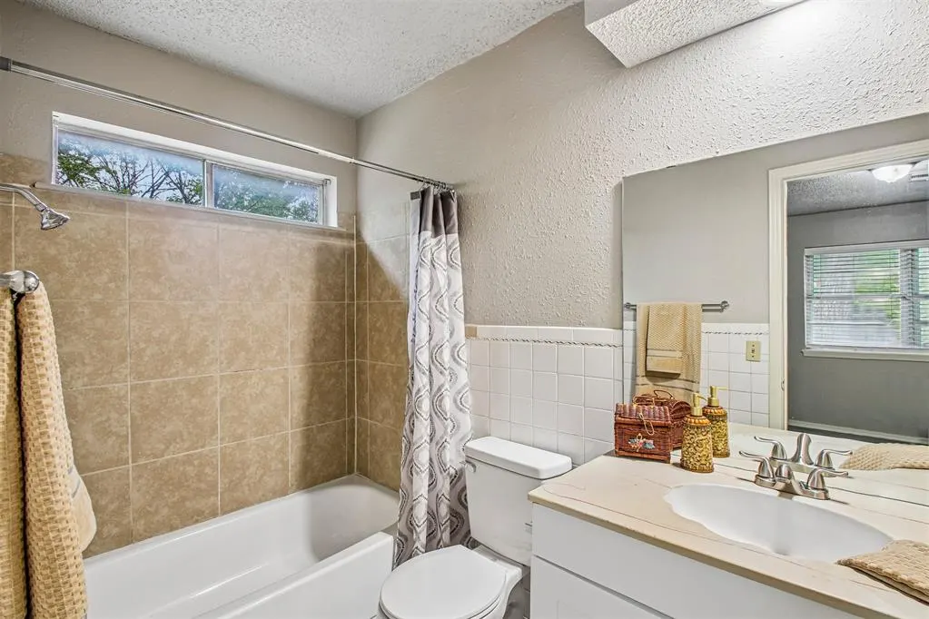 Photo 15 — 744 NW 111th Street, Oklahoma City, OK 73114