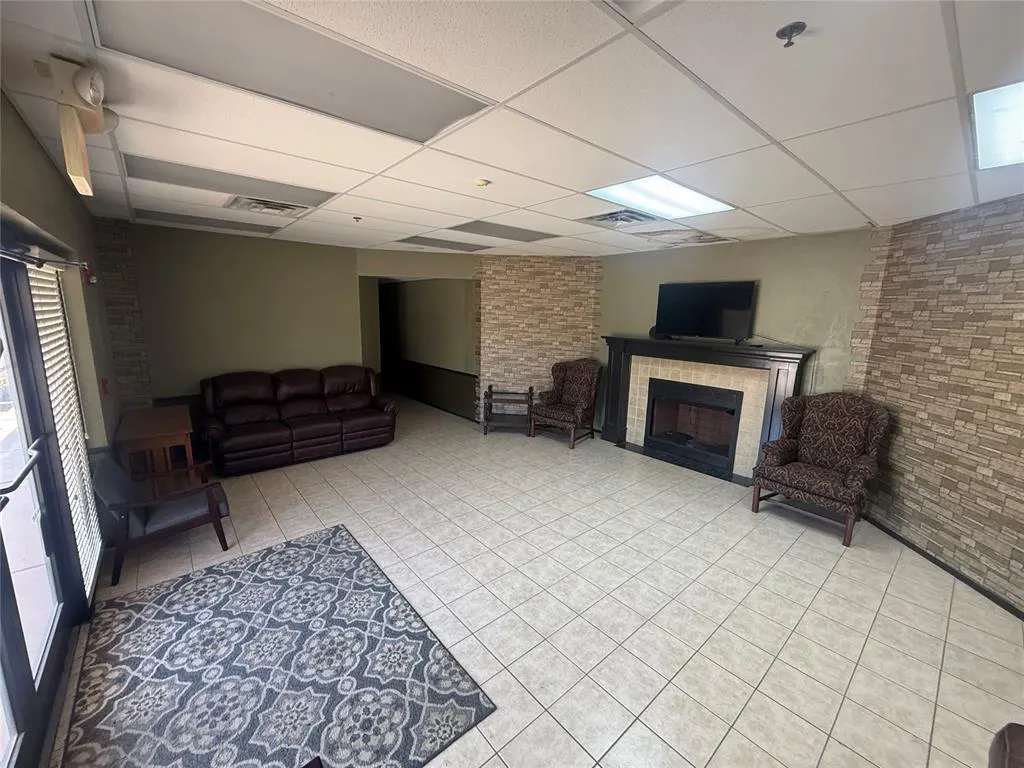 Photo 4 — 2001 S Broadway Avenue Suites 3 and 4, Moore, OK 73160