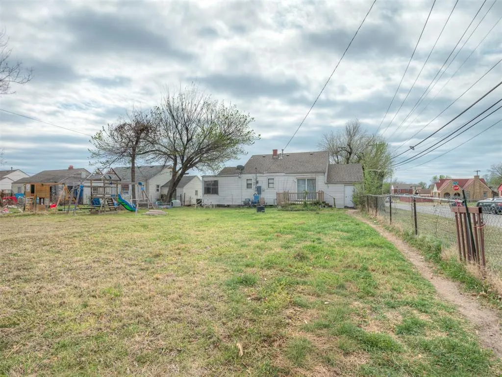 Photo 14 — 3525 NW 18th Street, Oklahoma City, OK 73107