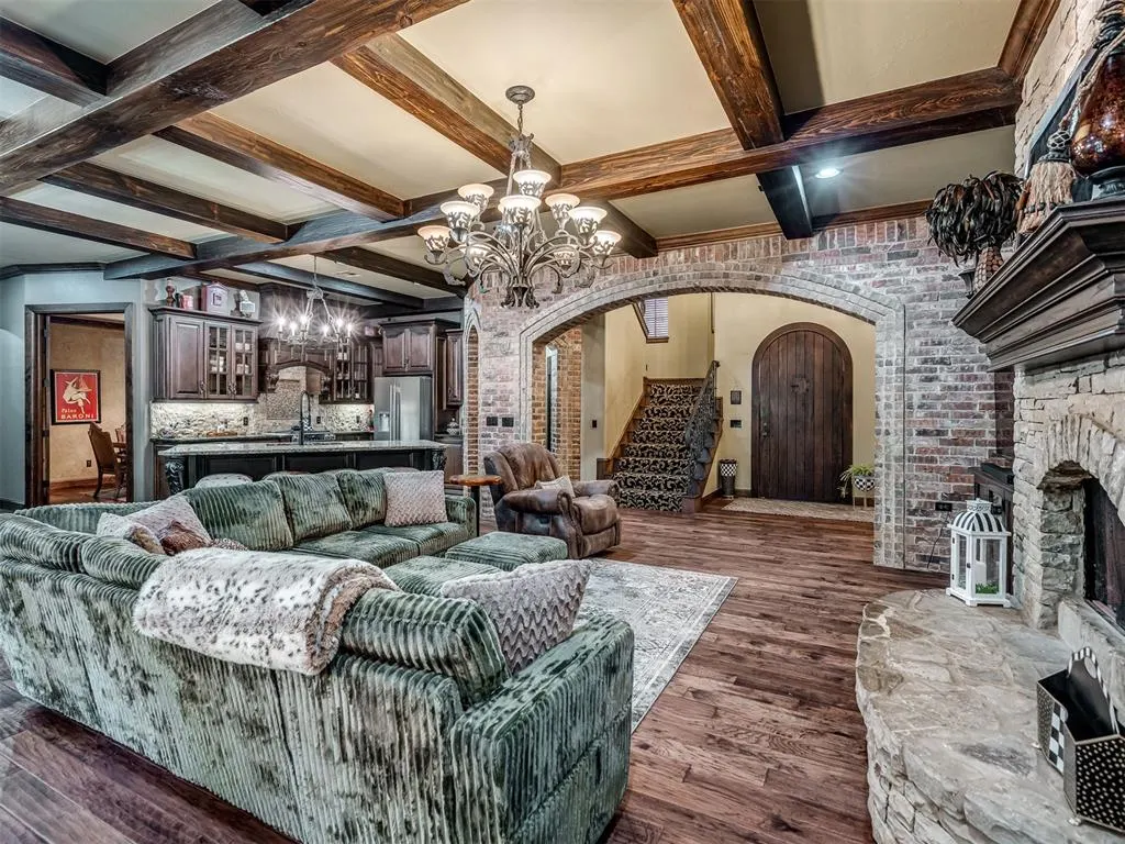 Photo 13 — 6702 Stone Hill Drive, Edmond, OK 73034