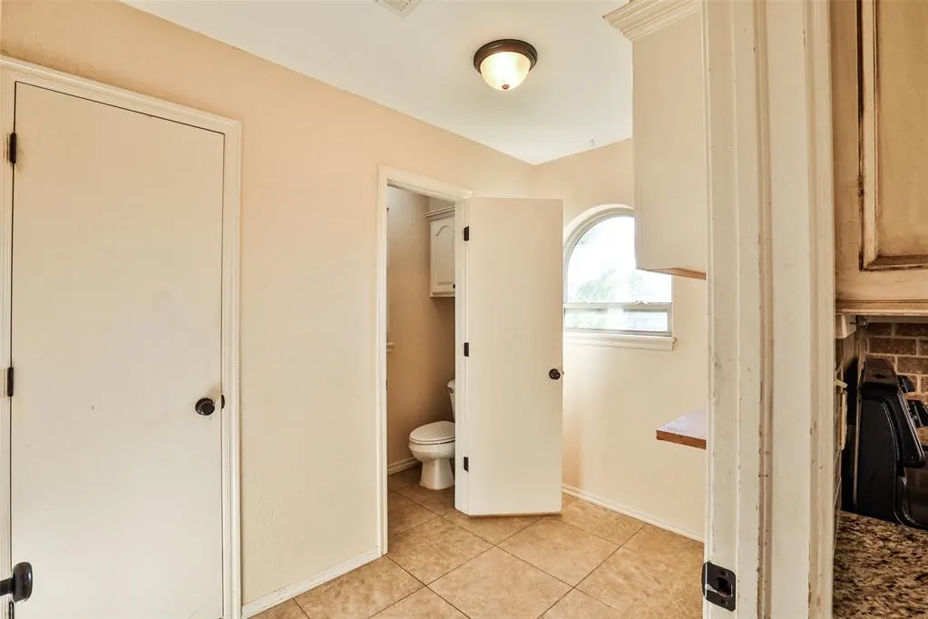 Photo 14 — 10016 Kingsgate Drive, Oklahoma City, OK 73159
