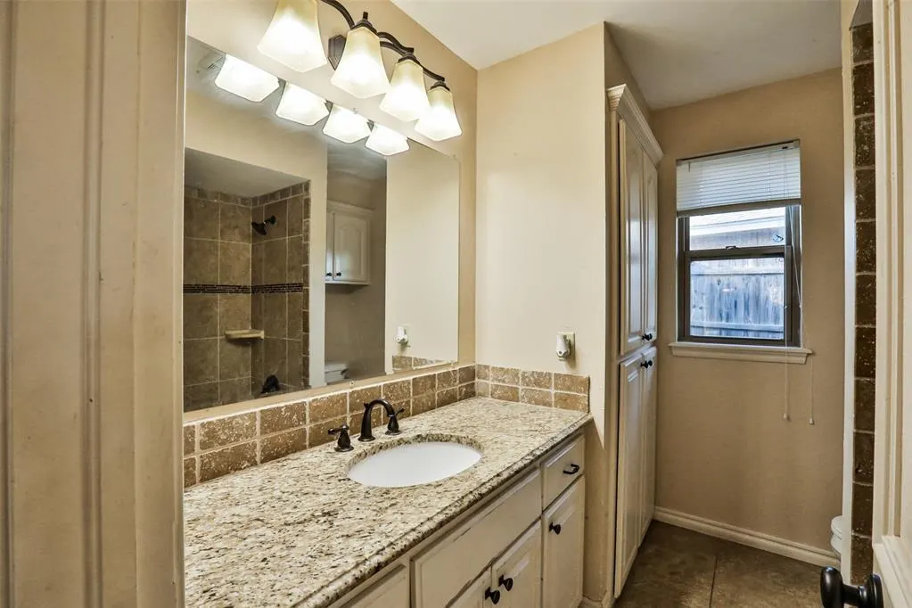 Photo 28 — 10016 Kingsgate Drive, Oklahoma City, OK 73159