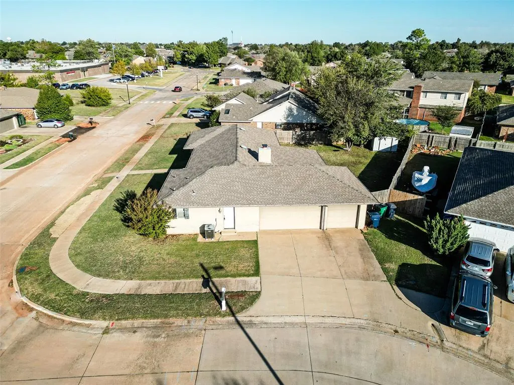 Photo 41 — 10016 Kingsgate Drive, Oklahoma City, OK 73159