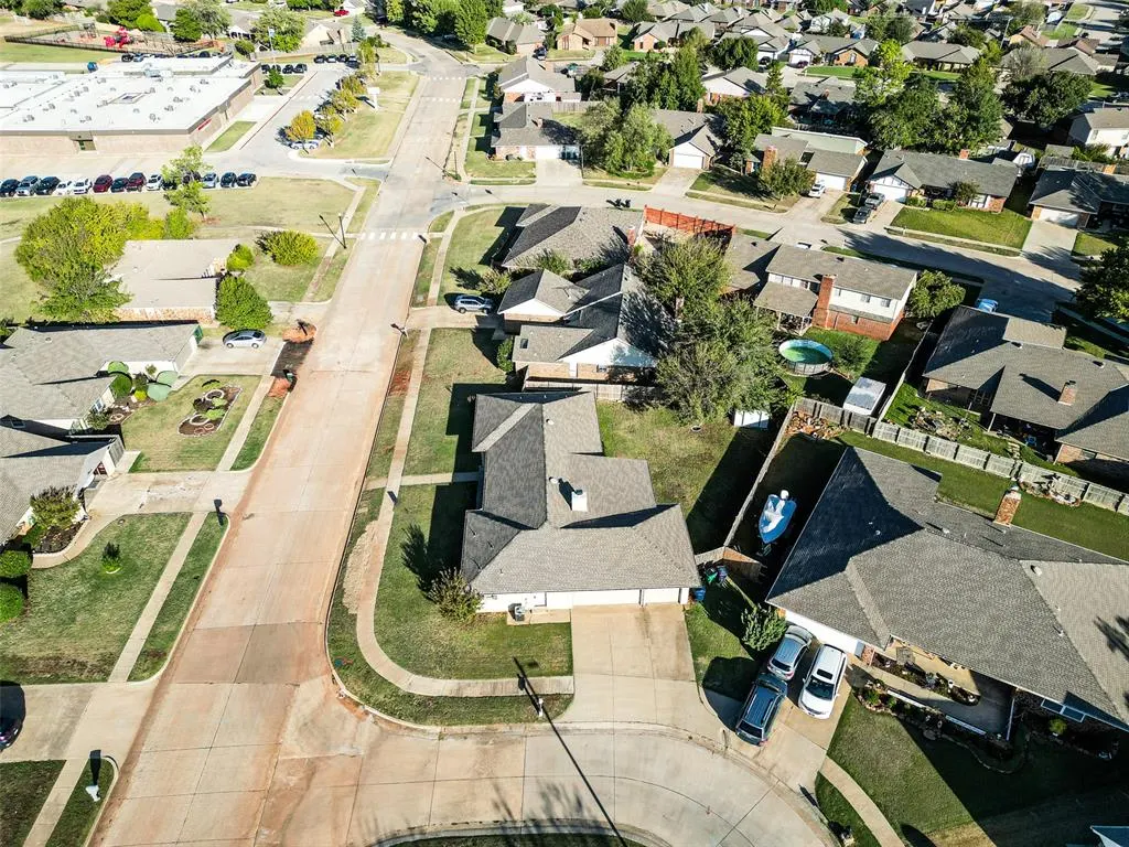 Photo 42 — 10016 Kingsgate Drive, Oklahoma City, OK 73159