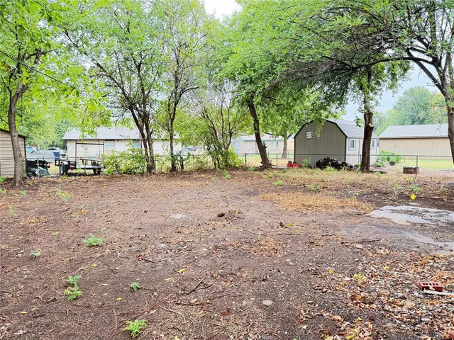 Photo 3 — 619 W Hillcrest Drive, Mustang, OK 73064