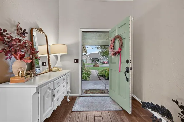 Photo 6 — 1916 Mark Road, Edmond, OK 73003