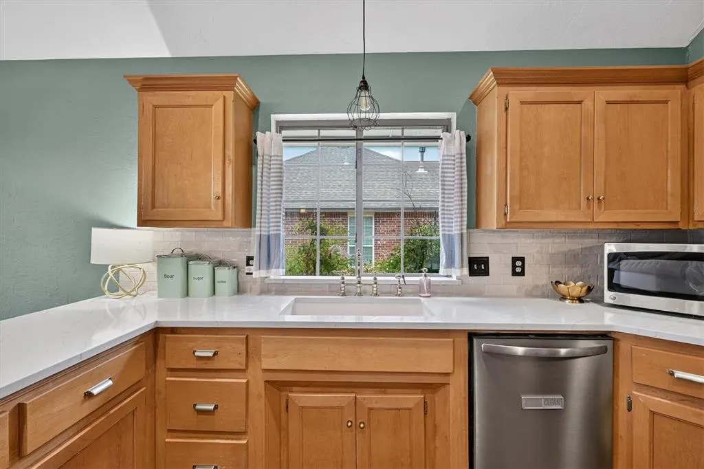 Photo 16 — 1916 Mark Road, Edmond, OK 73003