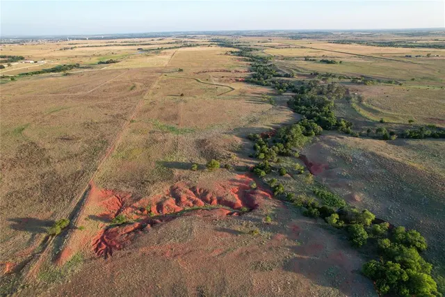 Photo 4 — 160 Acres - E 1150 & N 1860 Roads, Sayre, OK 73662