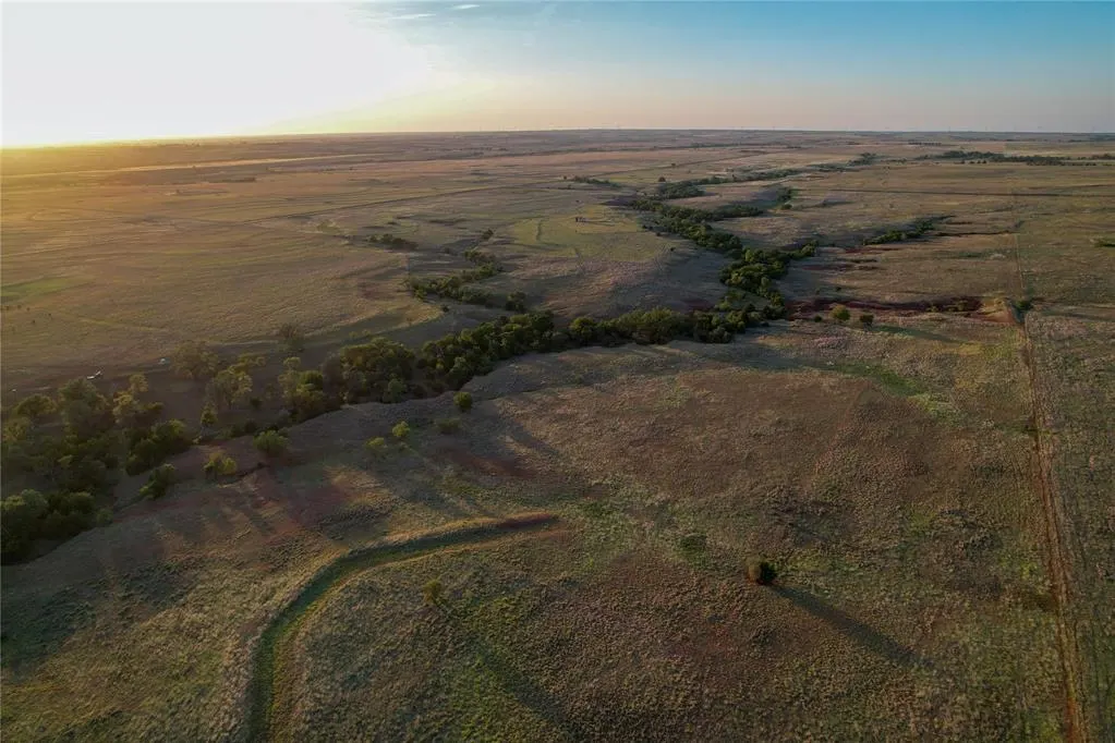 Photo 28 — 160 Acres - E 1150 & N 1860 Roads, Sayre, OK 73662