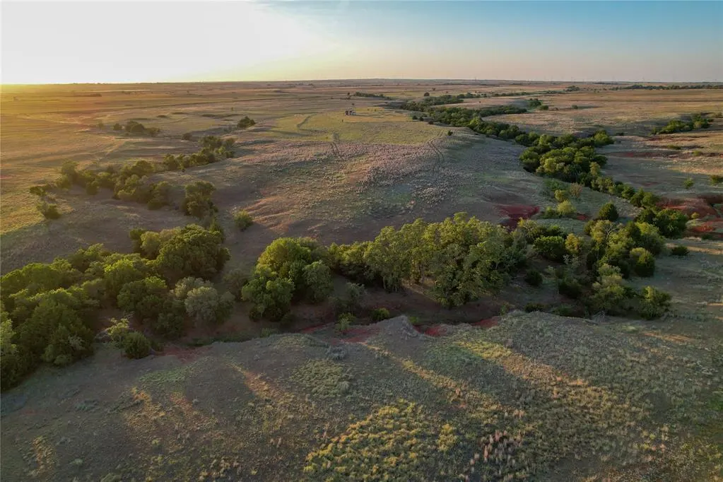 Photo 32 — 160 Acres - E 1150 & N 1860 Roads, Sayre, OK 73662