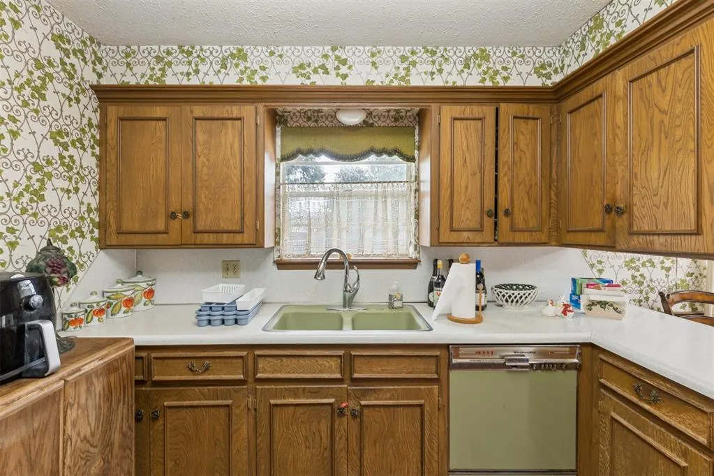 Photo 12 — 4701 NW 74th Street, Oklahoma City, OK 73132