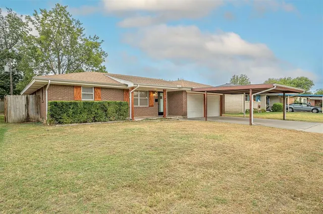 Photo 2 — 4748 Woodview Drive, Del City, OK 73115