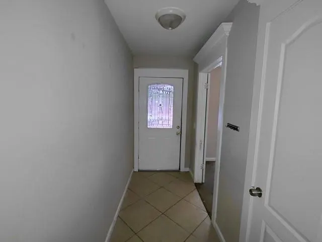 Photo 2 — 10224 Stoneham Avenue, The Village, OK 73120