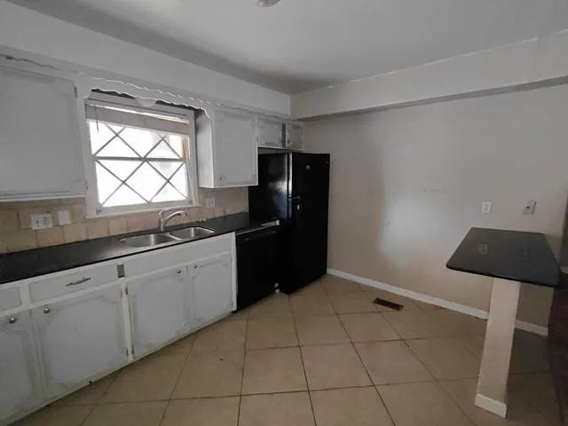 Photo 5 — 10224 Stoneham Avenue, The Village, OK 73120