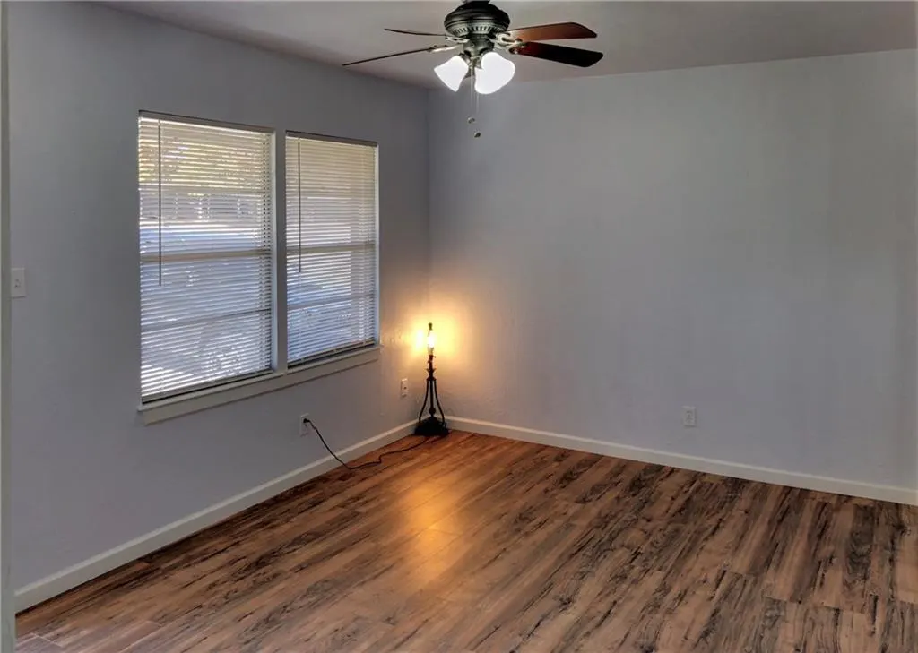 Photo 3 — 812 N Midwest Boulevard, Midwest City, OK 73110