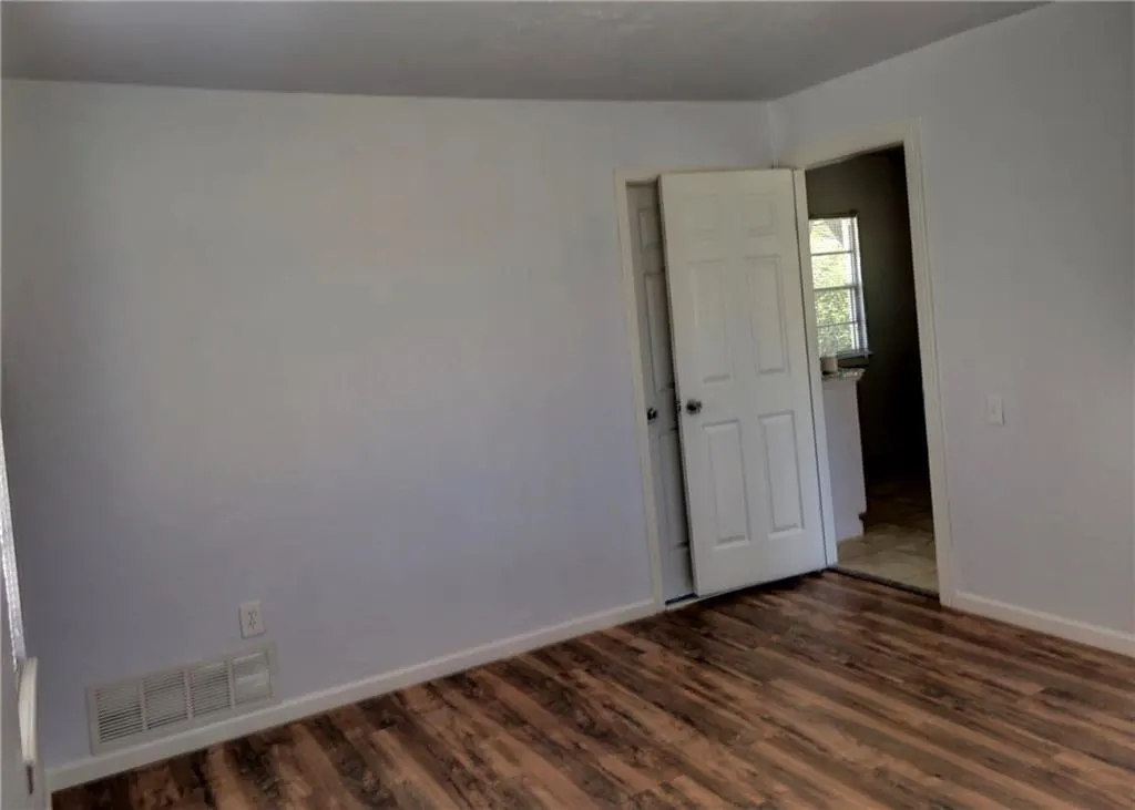 Photo 8 — 812 N Midwest Boulevard, Midwest City, OK 73110