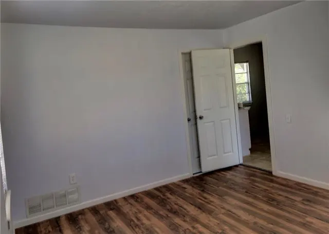 Photo 8 — 812 N Midwest Boulevard, Midwest City, OK 73110