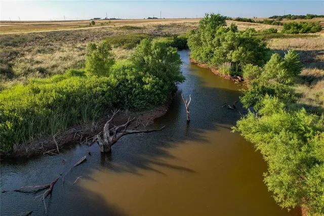 Photo 4 — 160 Acres - E 1140 & N 1860 Roads, Sayre, OK 73662