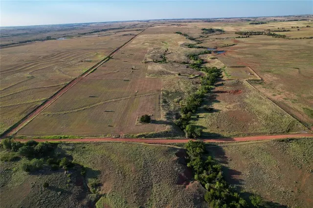 Photo 5 — 160 Acres - E 1140 & N 1860 Roads, Sayre, OK 73662