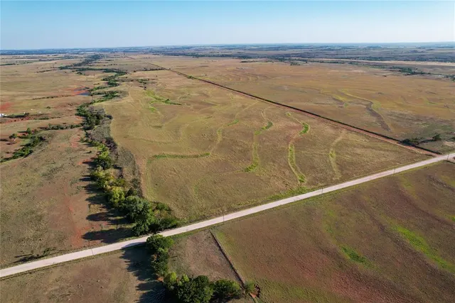 Photo 8 — 160 Acres - E 1140 & N 1860 Roads, Sayre, OK 73662