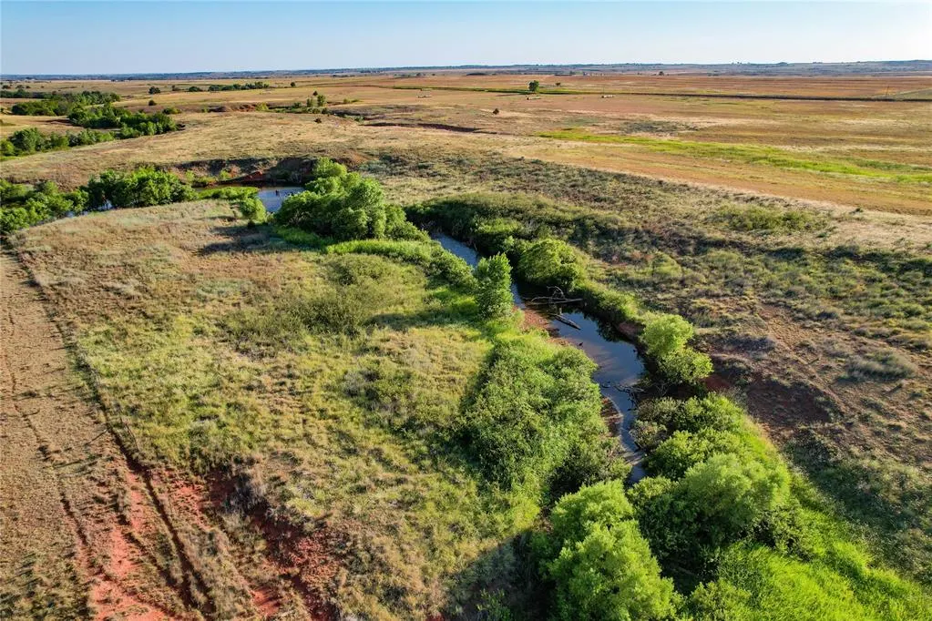 Photo 21 — 160 Acres - E 1140 & N 1860 Roads, Sayre, OK 73662