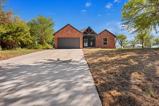 Photo 2 — 2345 Dixie Drive, Blanchard, OK 73010