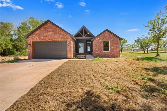 Photo 4 — 2345 Dixie Drive, Blanchard, OK 73010