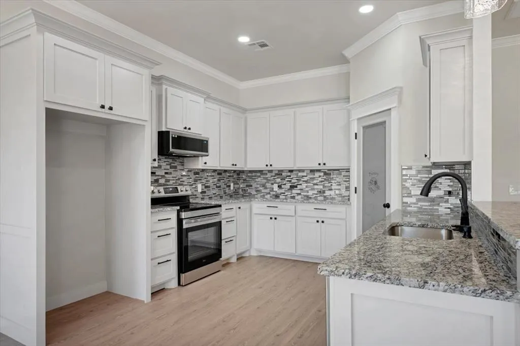 Photo 13 — 2345 Dixie Drive, Blanchard, OK 73010
