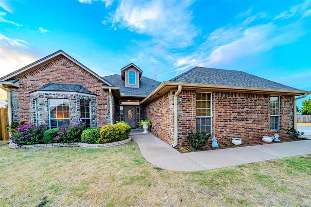 Photo 2 — 3587 Remington Place Road, Norman, OK 73072