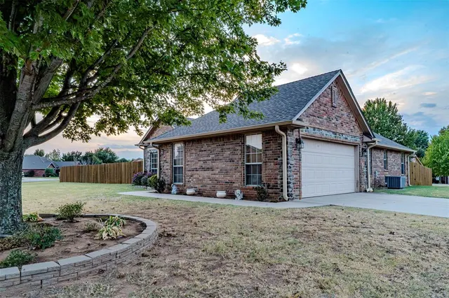 Photo 5 — 3587 Remington Place Road, Norman, OK 73072
