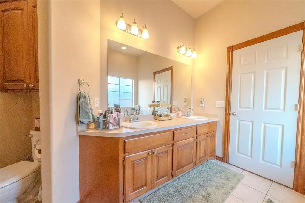 Photo 18 — 3587 Remington Place Road, Norman, OK 73072